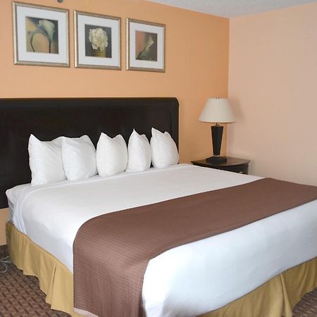 Hotel Baymont By Wyndham East Windsor Bradley Airport Exterior foto
